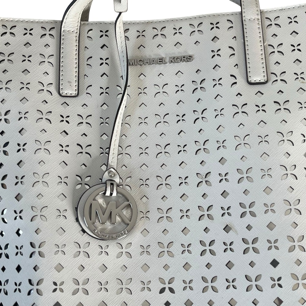Michael Kors White Perforated‎ Leather Tote Bag MK Charm - Picture 3 of 15